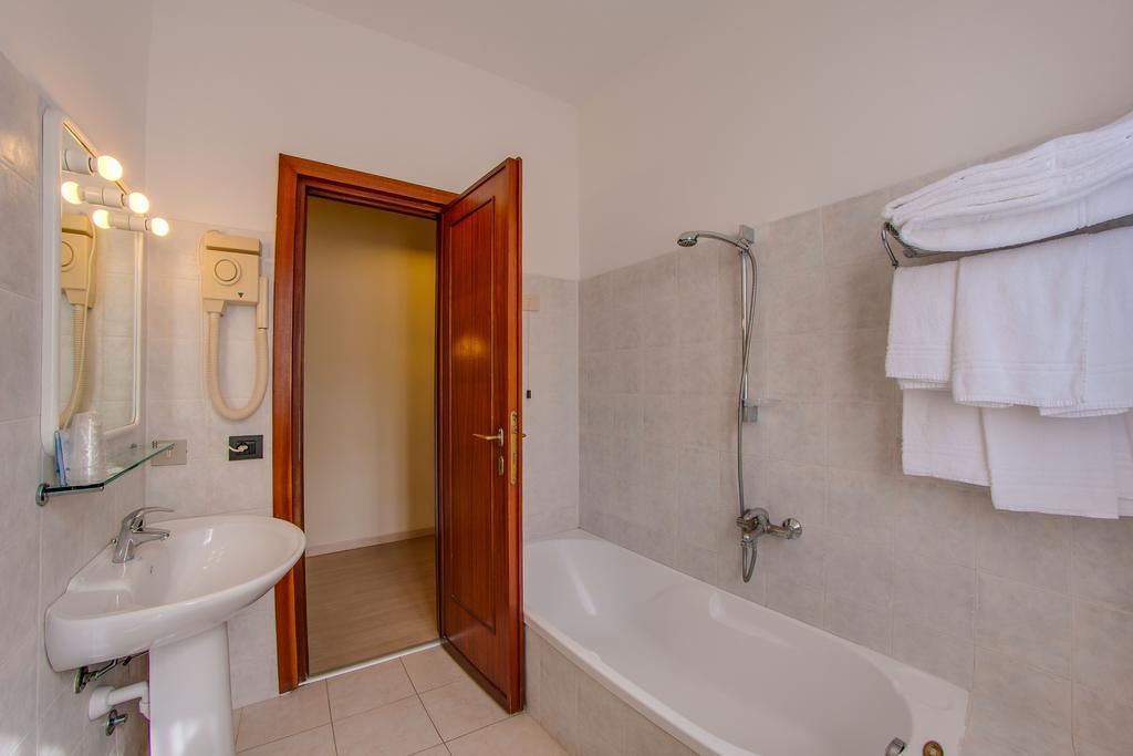 Hotel Del Golfo - Dependance Procchio  Extérieur photo